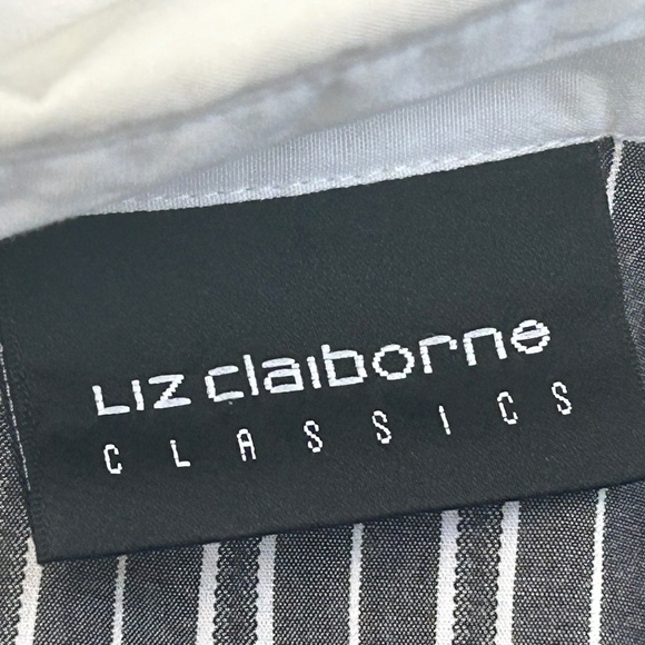 Liz Claiborne Classics Black w/ Strips & White Accents  Button Down Top Sz 10 - Picture 3 of 8